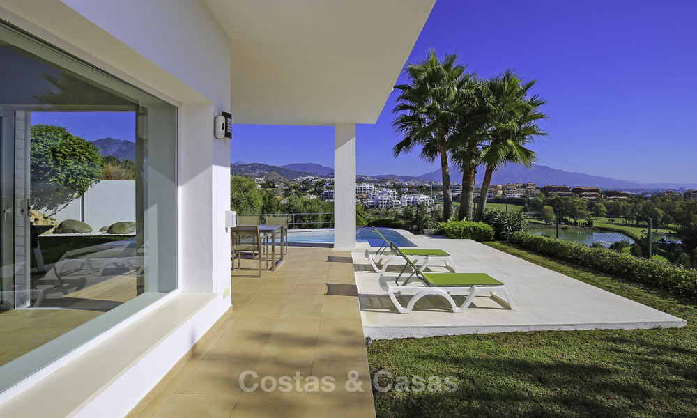 Impresionante villa contemporánea, con magníficas vistas al mar en venta, en primera línea de golf en Benahavis, Marbella 17294