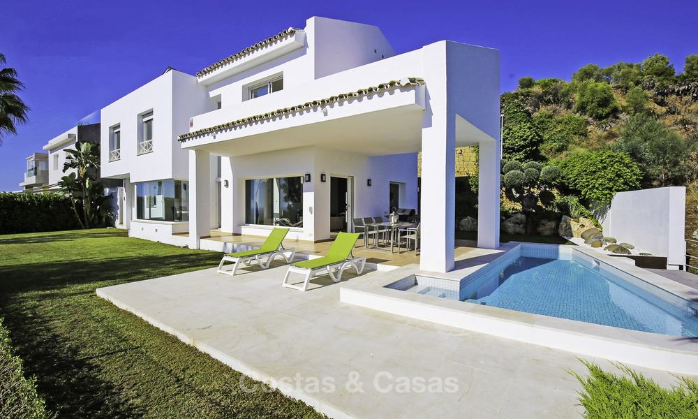 Impresionante villa contemporánea, con magníficas vistas al mar en venta, en primera línea de golf en Benahavis, Marbella 17298