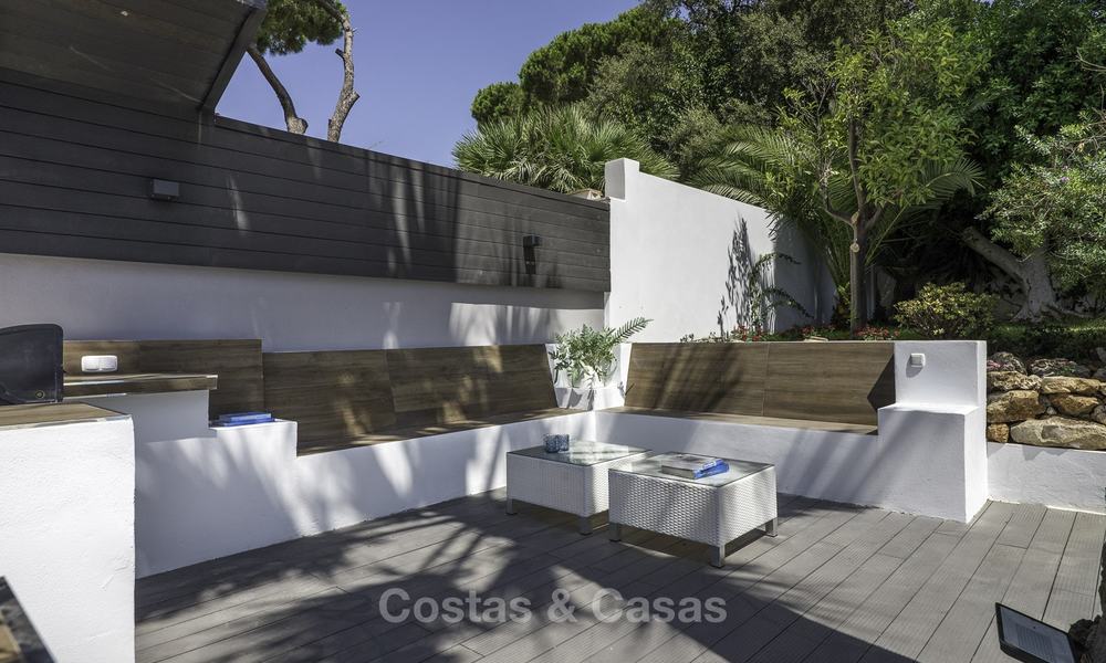 Atractiva villa de lujo mediterránea renovada a la venta, cerca del golf, las instalaciones y la playa, Marbella Este 17333