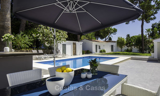 Atractiva villa de lujo mediterránea renovada a la venta, cerca del golf, las instalaciones y la playa, Marbella Este 17336 