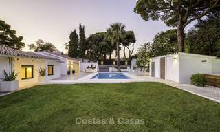 Atractiva villa de lujo mediterránea renovada a la venta, cerca del golf, las instalaciones y la playa, Marbella Este 17342 