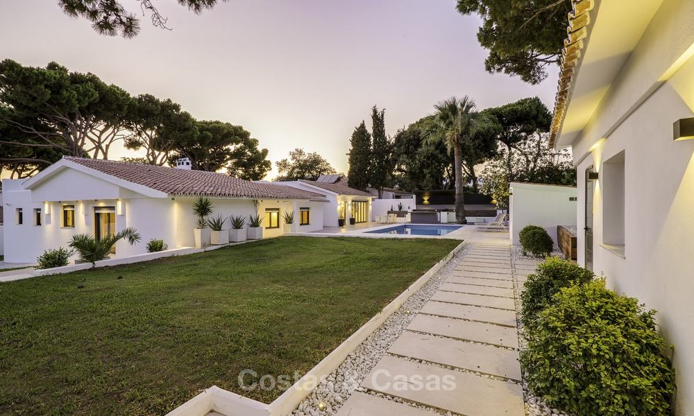Atractiva villa de lujo mediterránea renovada a la venta, cerca del golf, las instalaciones y la playa, Marbella Este 17343