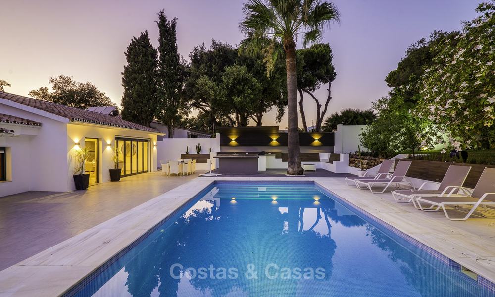 Atractiva villa de lujo mediterránea renovada a la venta, cerca del golf, las instalaciones y la playa, Marbella Este 17344