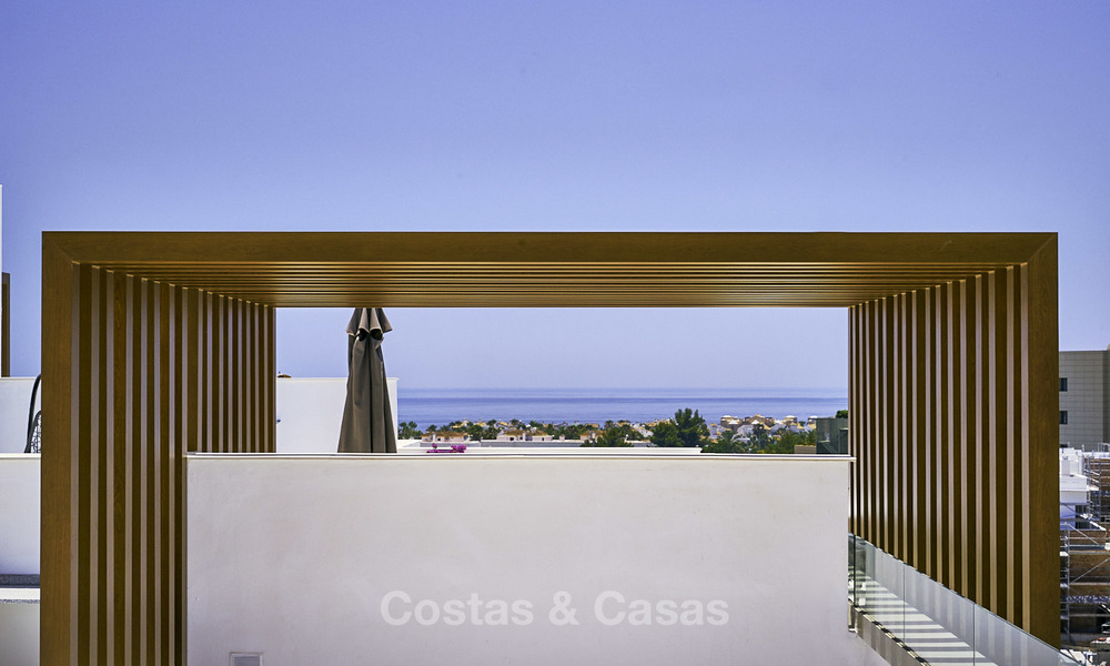 Atractivos y modernos apartamentos a la venta, a poca distancia de la playa y de los servicios, entre Estepona y Marbella 17363