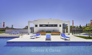 Atractivos y modernos apartamentos a la venta, a poca distancia de la playa y de los servicios, entre Estepona y Marbella 17367 