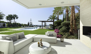 Impresionante villa ultramoderna con increíbles vistas al mar a la venta en el Valle del Golf de Nueva Andalucía, Marbella 17543 
