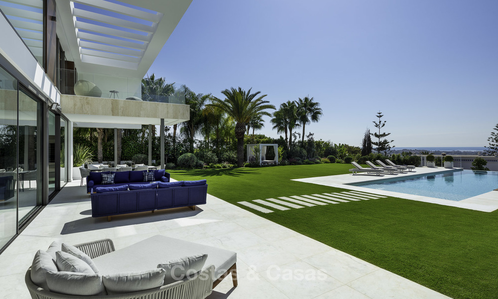 Impresionante villa ultramoderna con increíbles vistas al mar a la venta en el Valle del Golf de Nueva Andalucía, Marbella 17557