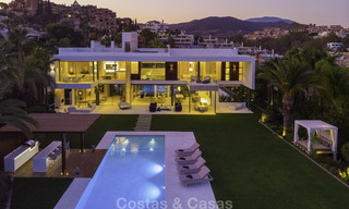 Impresionante villa ultramoderna con increíbles vistas al mar a la venta en el Valle del Golf de Nueva Andalucía, Marbella 17566 