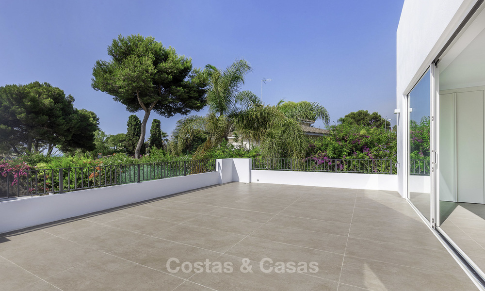 Nueva villa contemporánea a la venta, a poca distancia de la playa, instalaciones de ocio y servicios, Marbella Este 17609