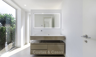 Nueva villa contemporánea a la venta, a poca distancia de la playa, instalaciones de ocio y servicios, Marbella Este 17614 