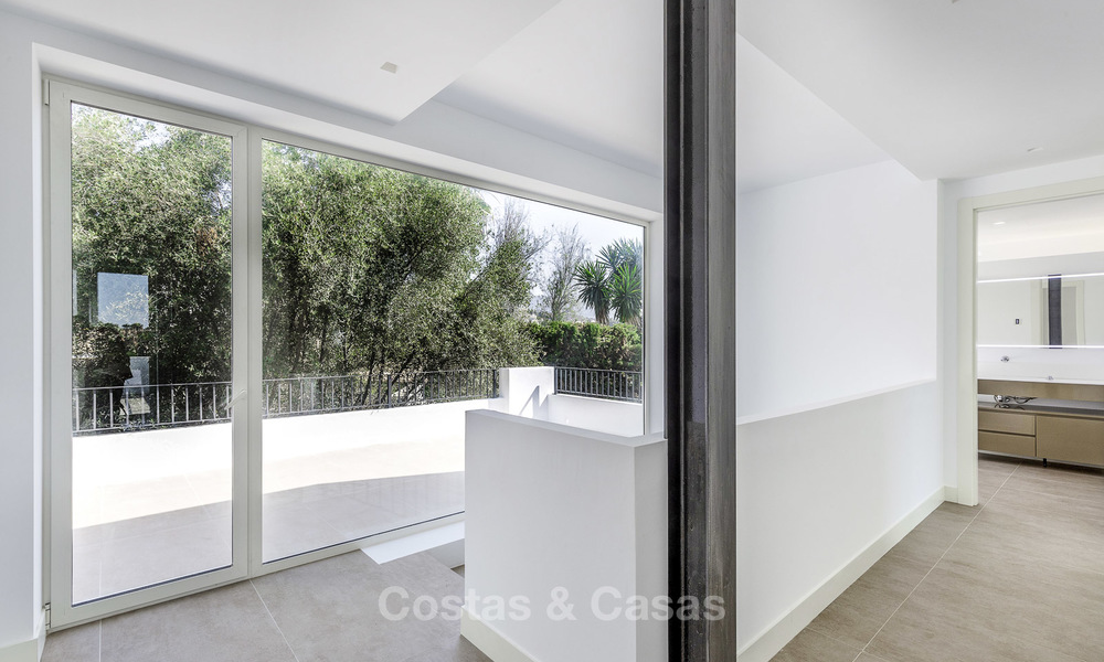 Nueva villa contemporánea a la venta, a poca distancia de la playa, instalaciones de ocio y servicios, Marbella Este 17615