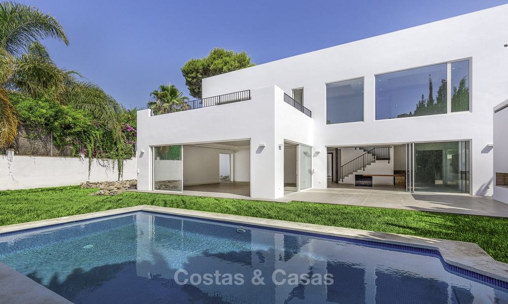 Nueva villa contemporánea a la venta, a poca distancia de la playa, instalaciones de ocio y servicios, Marbella Este 17633