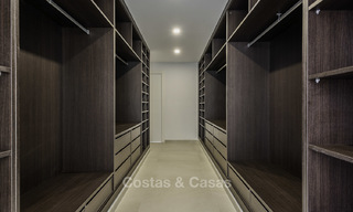 Se vende una nueva villa contemporánea, en un elegante distrito costero de Estepona Este, lista para ser habitada 17669 