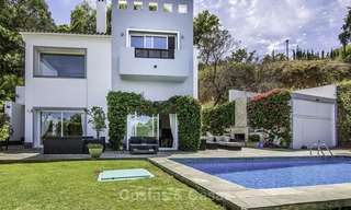 Moderna villa de lujo independiente en venta, en una gran parcela situada en una tranquila finca, Marbella Este 18124 