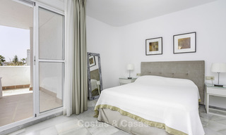 Luminoso y espacioso apartamento en venta, a poca distancia de Puerto Banús, todos los servicios y la playa - Nueva Andalucía, Marbella 17989 