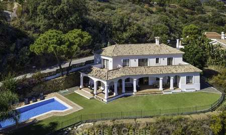 Acogedora villa de estilo tradicional, en un oasis natural, con increíbles vistas al mar y a la montaña en venta, Benahavis - Marbella 17991