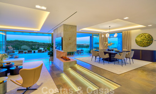 Una obra maestra única, villa de lujo moderna con impresionantes vistas al mar a la venta, en primera línea de golf en un resort de primera clase, Benahavis - Marbella 36716 