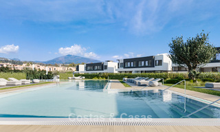 Atractivas nuevas villas adosadas a la venta en el Triángulo de Oro, Estepona Este 802399 
