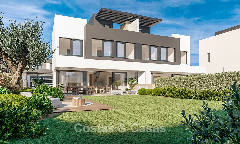 Atractivas nuevas villas adosadas a la venta en el Triángulo de Oro, Estepona Este 802410