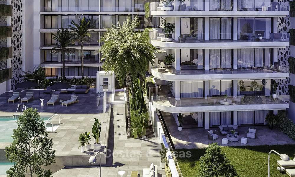 Impresionantes nuevos apartamentos de lujo en un exclusivo complejo en venta, a poca distancia de la playa, en el centro de Fuengirola, Costa del Sol 18730