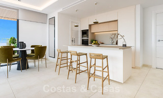 Impresionantes nuevos apartamentos de lujo en un exclusivo complejo en venta, a poca distancia de la playa, en el centro de Fuengirola, Costa del Sol 40236 