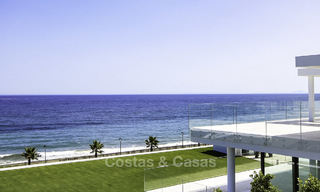 Se vende un exclusivo ático de diseño moderno frente a la playa, listo para ser habitado, en la Nueva Milla de Oro, Marbella - Estepona 18847 