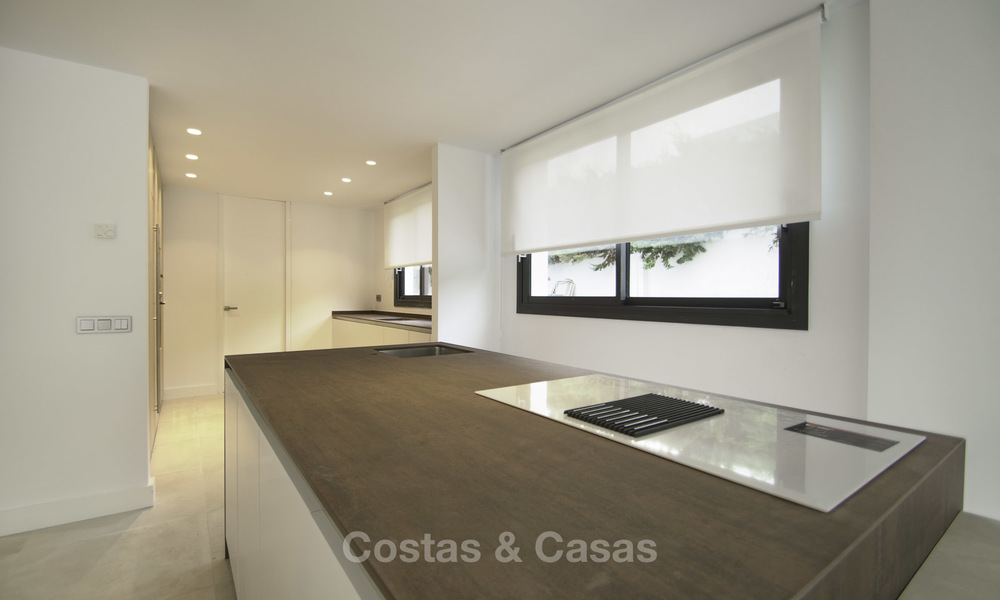 Villa moderna de lujo a la venta, lista para mudarse, Nueva Andalucía, Marbella 19254