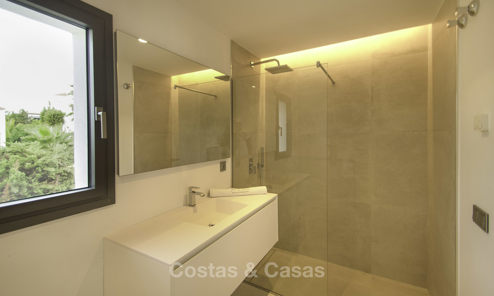 Villa moderna de lujo a la venta, lista para mudarse, Nueva Andalucía, Marbella 19267