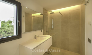 Villa moderna de lujo a la venta, lista para mudarse, Nueva Andalucía, Marbella 19267 