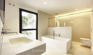 Villa moderna de lujo a la venta, lista para mudarse, Nueva Andalucía, Marbella 19268 