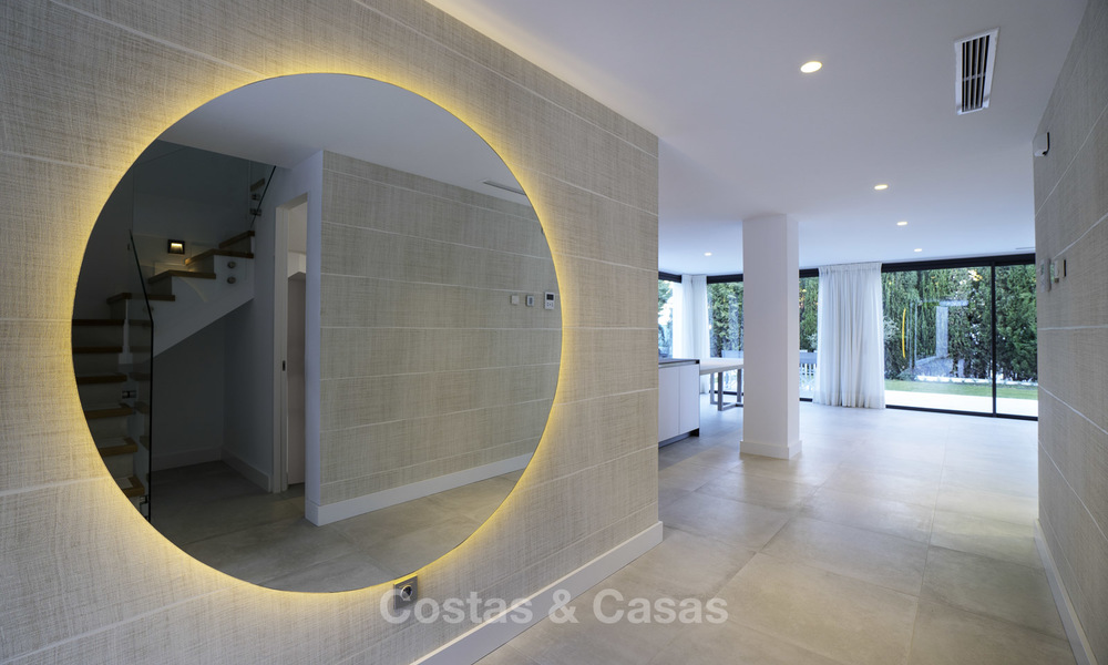 Villa moderna de lujo a la venta, lista para mudarse, Nueva Andalucía, Marbella 19276