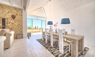 Encantadora villa andaluza renovada con impresionantes vistas al mar en venta en Estepona 19450 