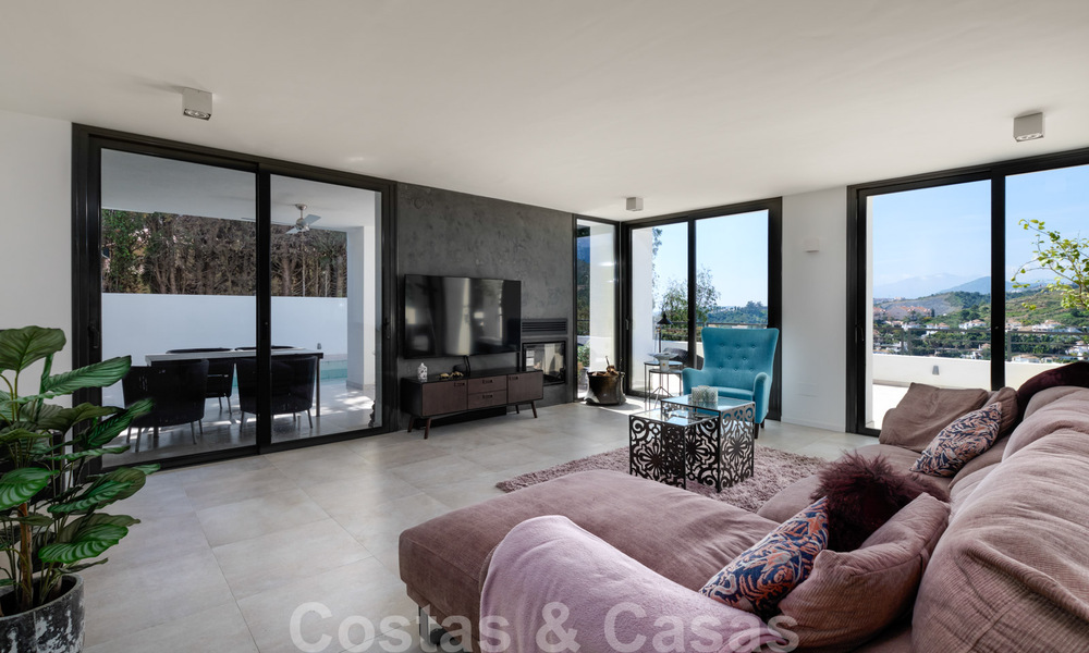 Villa andaluza totalmente renovada y redecorada en venta en las Colinas de Nueva Andalucía, Marbella 33632