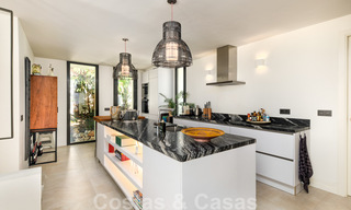 Villa andaluza totalmente renovada y redecorada en venta en las Colinas de Nueva Andalucía, Marbella 33635 