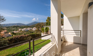 Villa andaluza totalmente renovada y redecorada en venta en las Colinas de Nueva Andalucía, Marbella 33667 