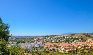 Villa andaluza totalmente renovada y redecorada en venta en las Colinas de Nueva Andalucía, Marbella 33673 