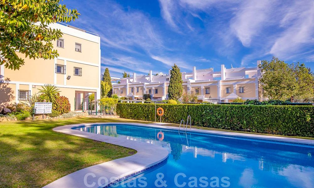 Se vende una atractiva casa adosada en primera línea de un prestigioso campo de golf, Benahavis, Marbella 19910