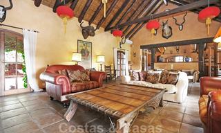 Se vende una encantadora y espaciosa villa de estilo rústico, a poca distancia de los servicios y del centro de San Pedro, Marbella 20598 