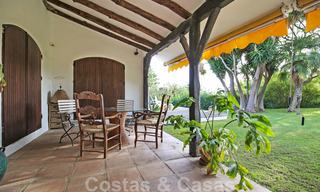Se vende una encantadora y espaciosa villa de estilo rústico, a poca distancia de los servicios y del centro de San Pedro, Marbella 20622 