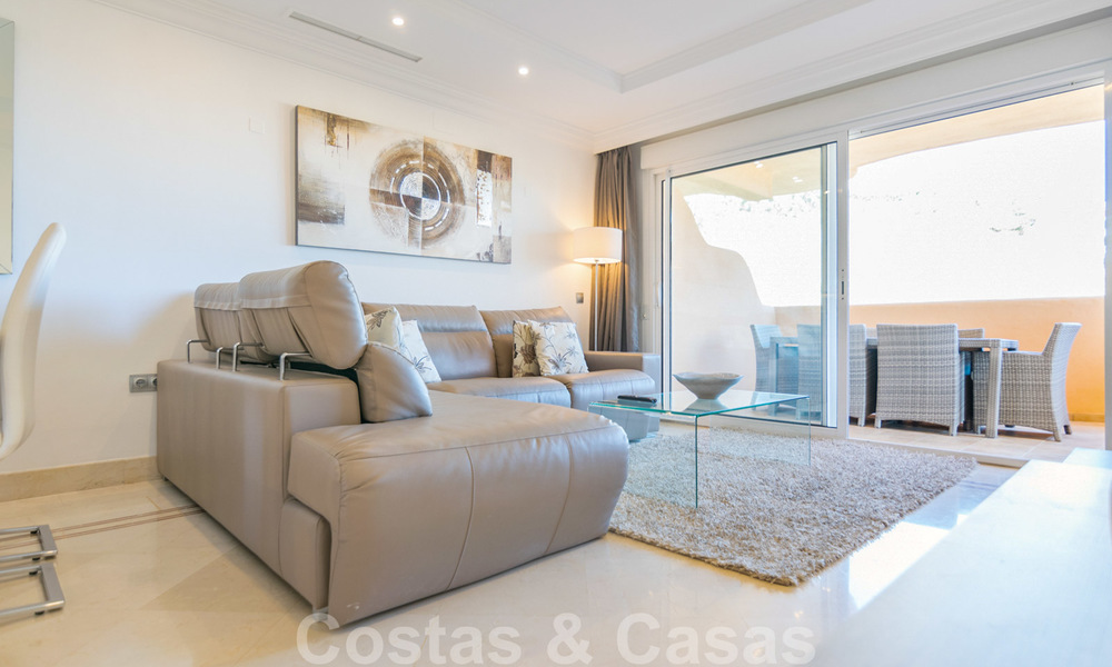 Hermoso apartamento con gran terraza y bonitas vistas al mar a la venta en un exclusivo complejo de lujo en Nueva Andalucía 20107