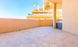 Hermoso apartamento con gran terraza y bonitas vistas al mar a la venta en un exclusivo complejo de lujo en Nueva Andalucía 20111 