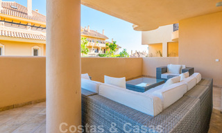 Hermoso apartamento con gran terraza y bonitas vistas al mar a la venta en un exclusivo complejo de lujo en Nueva Andalucía 20112 