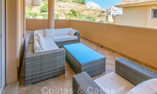 Hermoso apartamento con gran terraza y bonitas vistas al mar a la venta en un exclusivo complejo de lujo en Nueva Andalucía 20114 