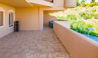 Hermoso apartamento con gran terraza y bonitas vistas al mar a la venta en un exclusivo complejo de lujo en Nueva Andalucía 20122 