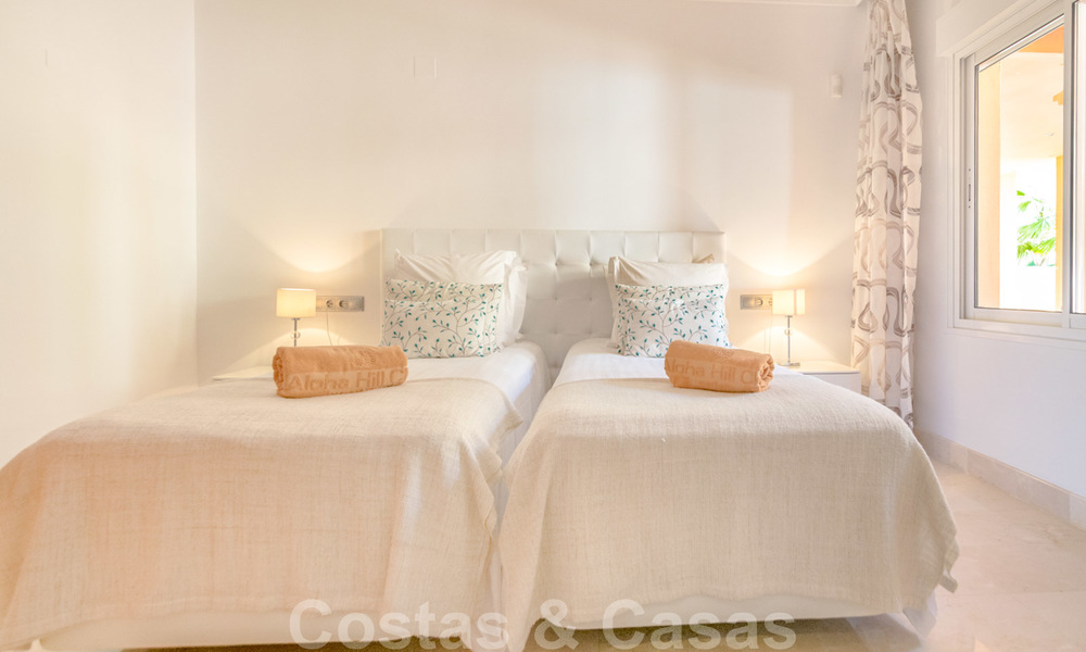 Hermoso apartamento con gran terraza y bonitas vistas al mar a la venta en un exclusivo complejo de lujo en Nueva Andalucía 20136