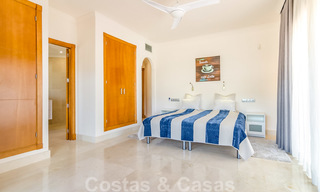 Amplio apartamento totalmente renovado con impresionantes vistas al mar en venta en un prestigioso complejo en Nueva Andalucía 20182 