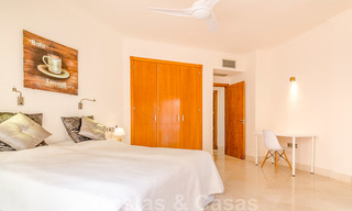 Amplio apartamento totalmente renovado con impresionantes vistas al mar en venta en un prestigioso complejo en Nueva Andalucía 20184 