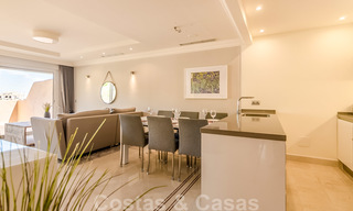 Amplio apartamento totalmente renovado con impresionantes vistas al mar en venta en un prestigioso complejo en Nueva Andalucía 20202 
