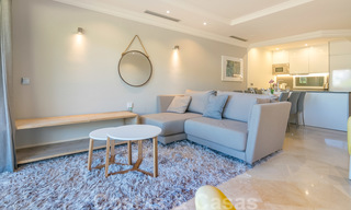 Amplio apartamento totalmente renovado con impresionantes vistas al mar en venta en un prestigioso complejo en Nueva Andalucía 20212 
