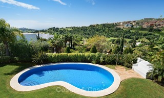 Villa de lujo en venta de estilo clásico con vistas al mar en zona de golf en Marbella - Benahavis 922 